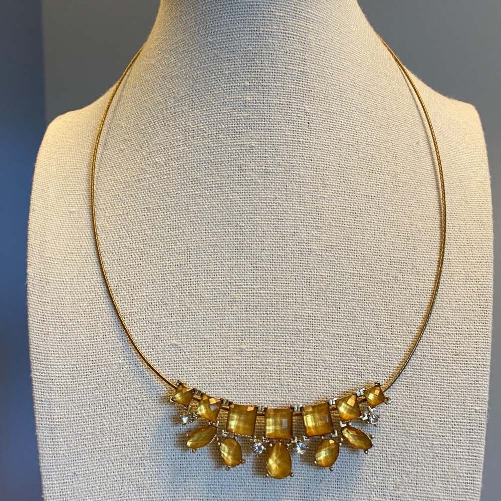 Elegant Gold Necklace with Gem Accents